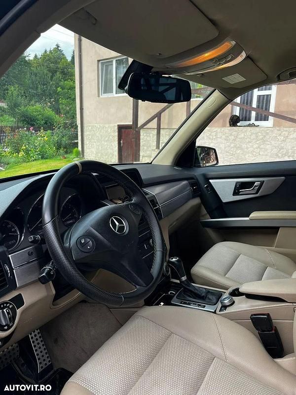 Culoarenegru Utilizat 2010 Mercedes GLK220 SUV | 10.200 EUR (Preț OK) - Imagine 1/4