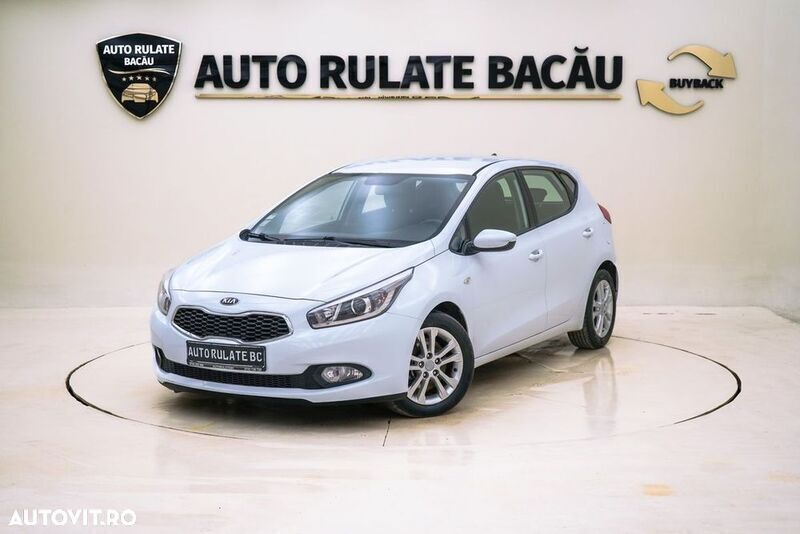 Alb Utilizat 2014 Kia Ceed Hatchback | 6.450 EUR (Preț OK) - Imagine 1/4