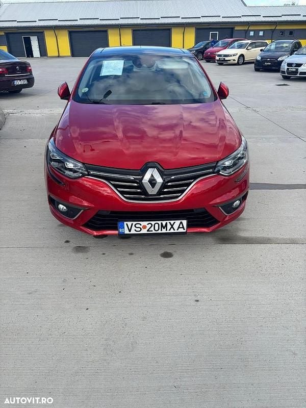Culoarerosu Utilizat 2018 Renault Mégane IV Intens Hatchback | 11.550 EUR (Preț OK) - Imagine 1/4