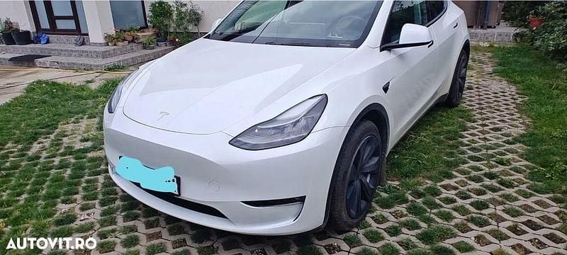 Second-hand Tesla Model Y Long Range AWD 258 kW (351 CP) 2023 Culoarealb SUV