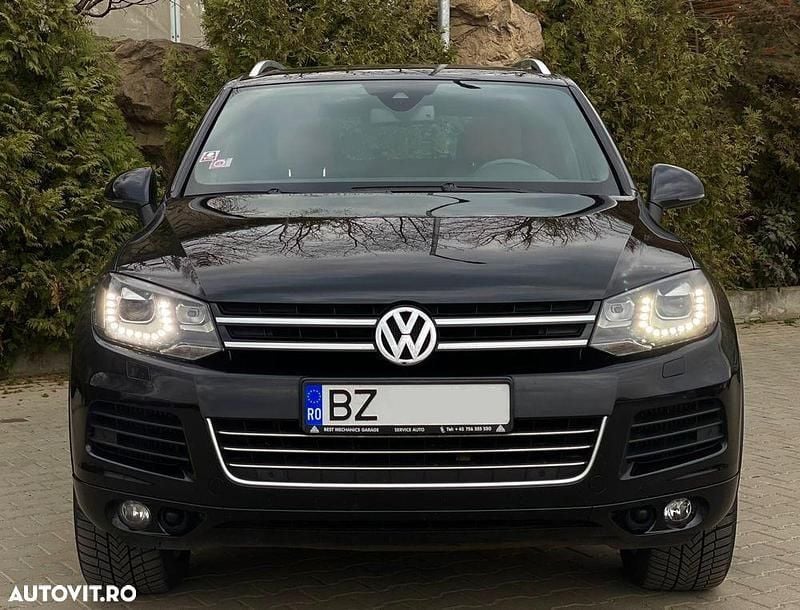 Culoarenegru Utilizat 2013 VW Touareg Terrain Tech SUV | 15.450 EUR (Preț bun) - Imagine 1/4