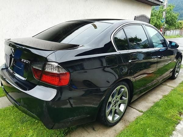 Second-hand BMW 330 258 CP (189 kW) 2006 Negru Berlinǎ