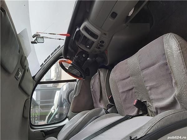 Second-hand Renault Trafic 102 CP (75 kW) 2006 Monovolum