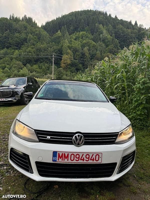 Culoarealb Utilizat 2011 VW Jetta Comfortline Berlinǎ | 4.699 EUR (Preț OK) - Imagine 1/4
