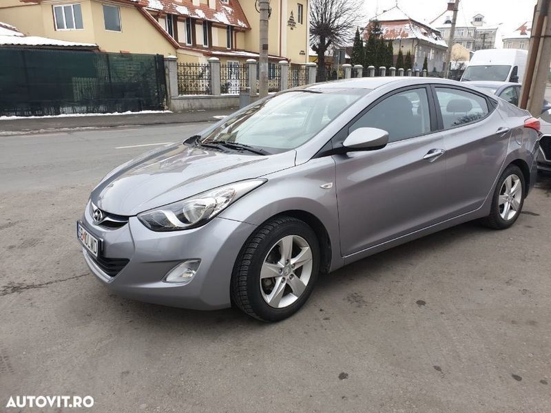 Văndută Hyundai Elantra mașini secondhand de vânzare