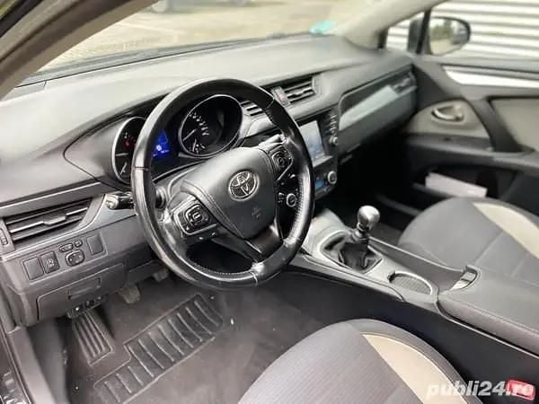 Utilizat 2017 Toyota Avensis Berlinǎ | 8.450 EUR (Preț bun) - Imagine 1/4
