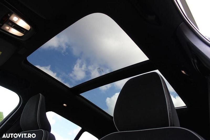 Second-hand Volvo XC40 Ultimate 197 CP (144 kW) 2025 Culoareverde SUV