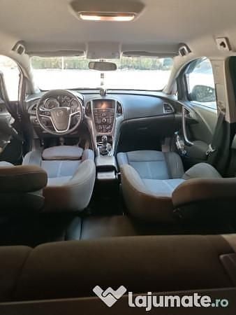 Albastru Utilizat 2014 Opel Astra Sport Break | 22.500 EUR - Imagine 1/4