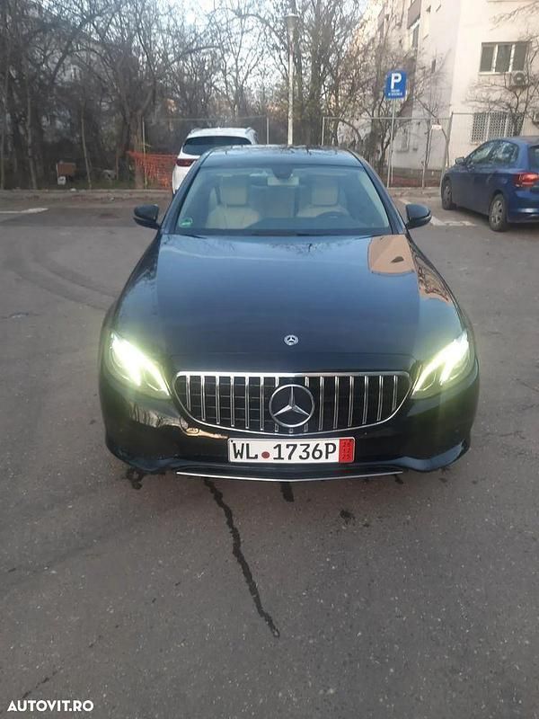 Culoarenegru Utilizat 2017 Mercedes E200 Break | 13.990 EUR (Super Preț) - Imagine 1/4