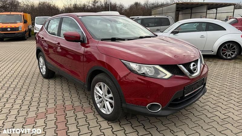 Second-hand Nissan Qashqai N-Connecta 110 CP (80 kW) 2015 Culoarerosu SUV