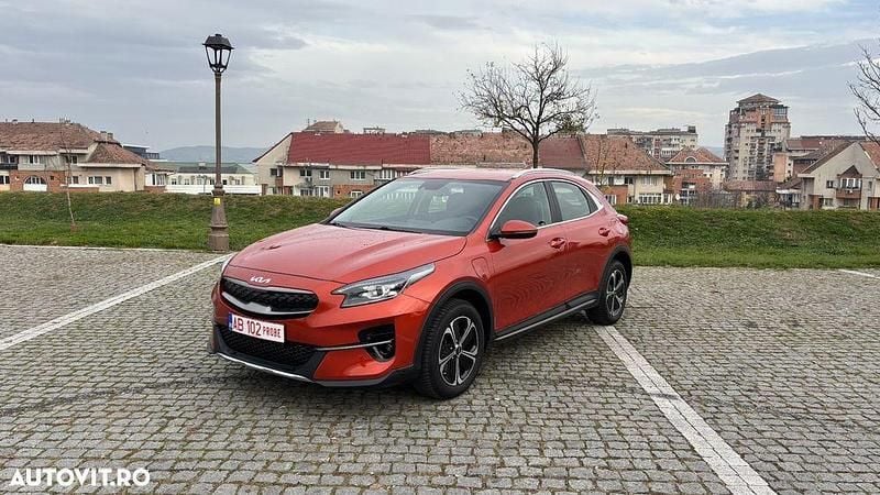 Culoarerosu Utilizat 2022 Kia XCeed Spirit SUV | 17.800 EUR (Super Preț) - Imagine 1/4