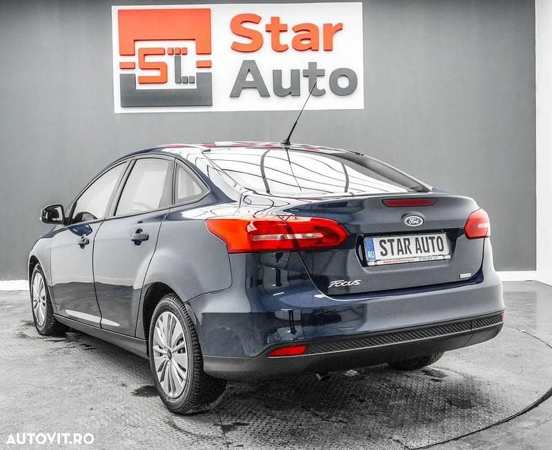 Second-hand Ford Focus Trend 100 CP (73 kW) 2017 Culoarealbastru Berlinǎ