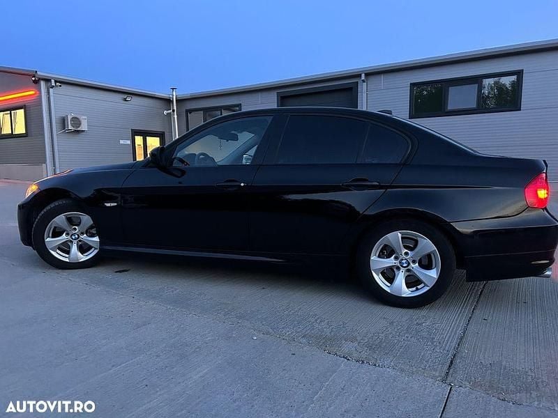 Second-hand BMW 320 Efficient Dynamics 163 CP (119 kW) 2010 Culoarenegru Berlinǎ