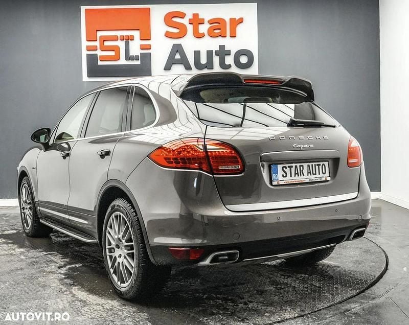 Second-hand Porsche Cayenne 245 CP (180 kW) 2012 Culoarebej SUV