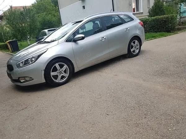 Utilizat 2013 Kia Ceed 2 Break | 5.399 EUR (Preț OK) - Imagine 1/4