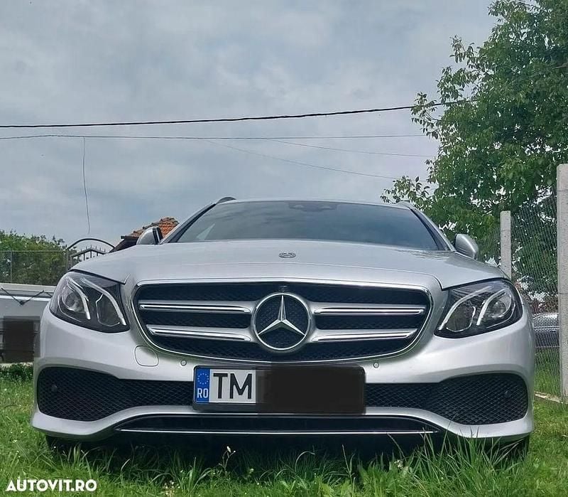 Argint Utilizat 2017 Mercedes E200 Avantgarde Break | 15.730 EUR (Preț bun) - Imagine 1/4