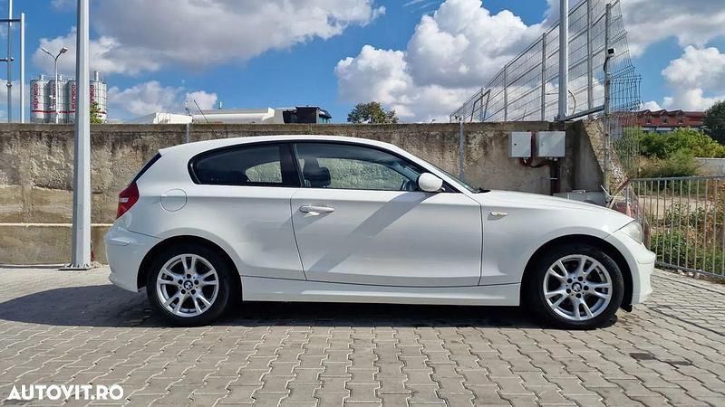 Culoarealb Utilizat 2007 BMW 118 Hatchback | 3.400 EUR (Preț OK) - Imagine 1/4