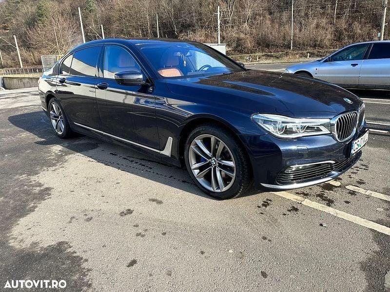 Negru Utilizat 2016 BMW 750L Berlinǎ | 31.000 EUR - Imagine 1/4
