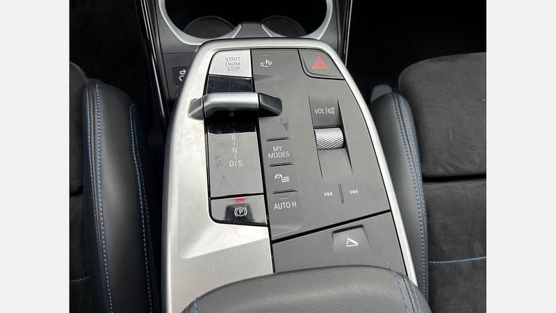 Second-hand BMW X1 Comfort Edition 150 CP (110 kW) 2025 Albastru bay lagoon metalizat bmw individual metalizat SUV