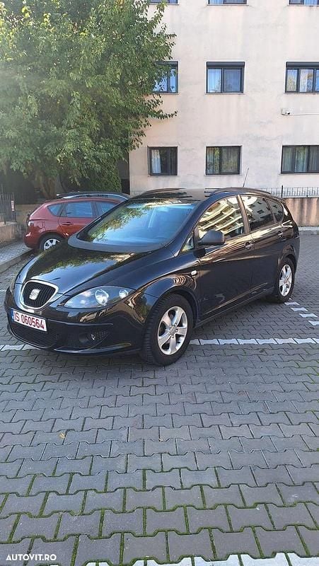 Culoarenegru Utilizat 2008 Seat Altea XL Monovolum | 2.990 EUR - Imagine 1/4