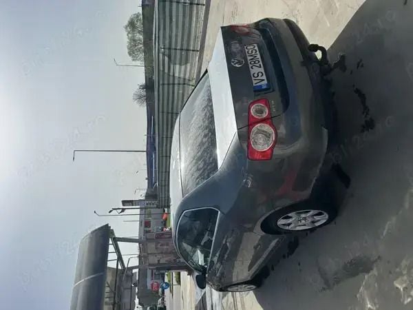 Utilizat 2006 VW Jetta Berlinǎ | 2.200 EUR (Preț OK) - Imagine 1/4