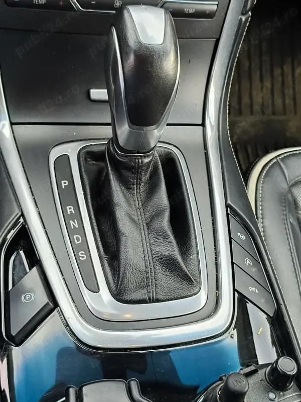 Second-hand Ford Edge Vignale 210 CP (154 kW) 2017 Negru SUV