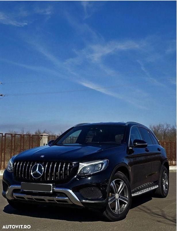 Second-hand Mercedes GLC250 204 CP (150 kW) 2016 Culoarenegru SUV