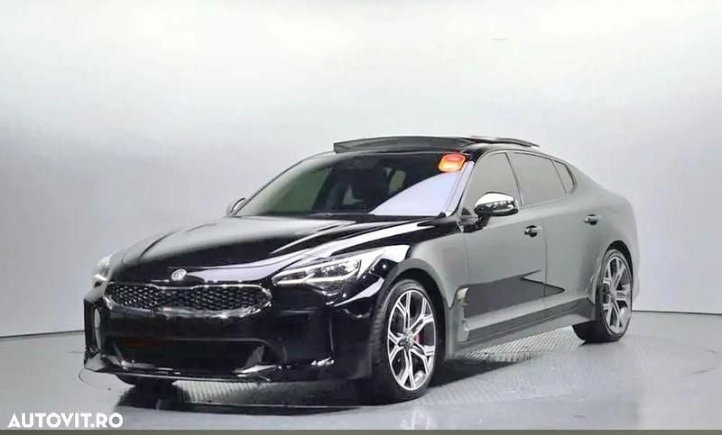 Second-hand Kia Stinger GT-Line 255 CP (187 kW) 2017 Culoarenegru Hatchback