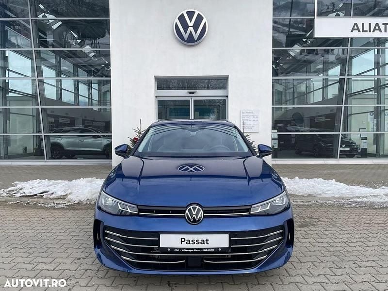 Nouă VW Passat Business 204 CP (150 kW) 2025 Culoarealbastru Break