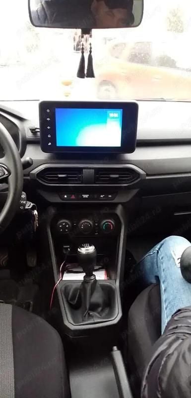 Utilizat 2021 Dacia Logan Berlinǎ | 9.000 EUR (Preț bun) - Imagine 1/4