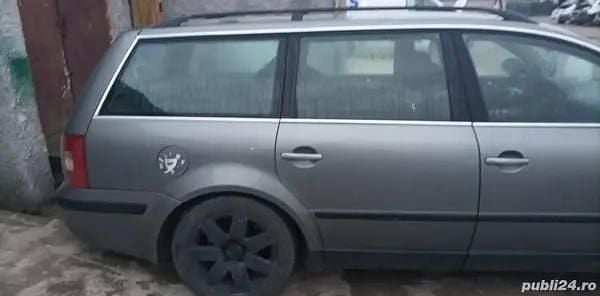 Gri Utilizat 2002 VW Passat Berlinǎ | 1.500 EUR (Preț OK) - Imagine 1/4