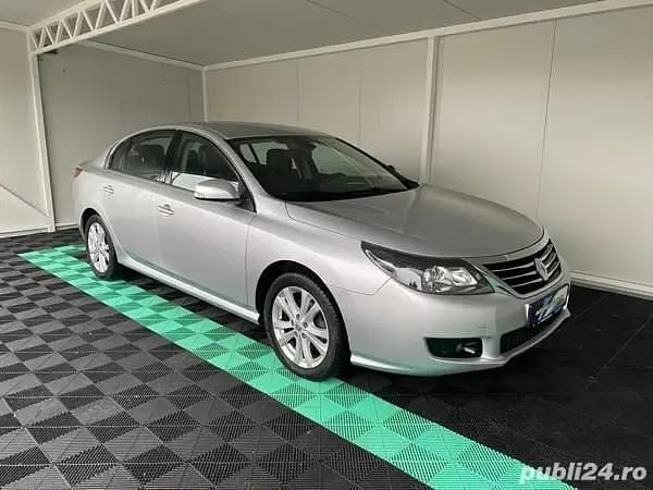 Second-hand Renault Latitude 150 CP (110 kW) 2012 Argintiu Berlinǎ