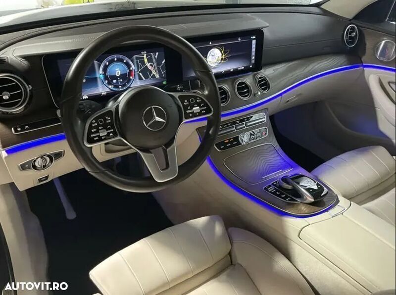 Albastru Utilizat 2019 Mercedes E220 Break | 26.900 EUR (Preț OK) - Imagine 1/4