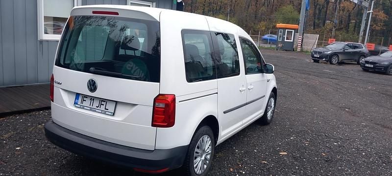 Second-hand VW Caddy 102 CP (75 kW) 2019 Alb Monovolum