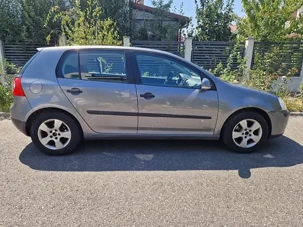 Gri Utilizat 2005 VW Golf V Hatchback | 3.000 EUR (Preț OK) - Imagine 1/4