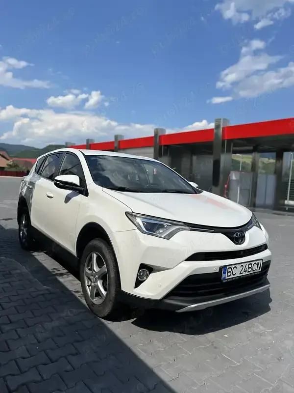 Utilizat 2016 Toyota RAV4 SUV | 15.000 EUR (Puțin scump) - Imagine 1/4