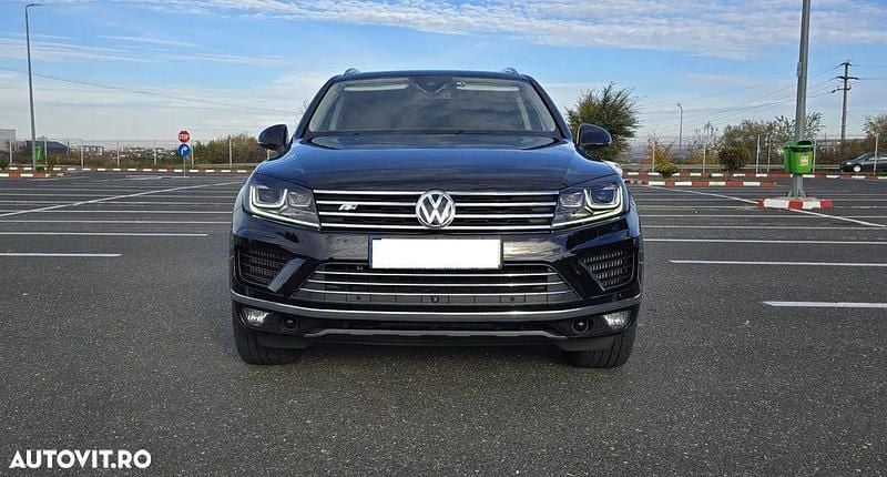 Culoarenegru Utilizat 2015 VW Touareg Edition SUV | 17.000 EUR (Preț OK) - Imagine 1/4