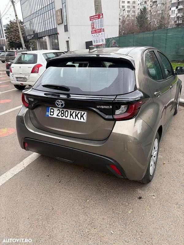 Second-hand Toyota Yaris Hybrid 92 CP (67 kW) 2023 Culoaremaro