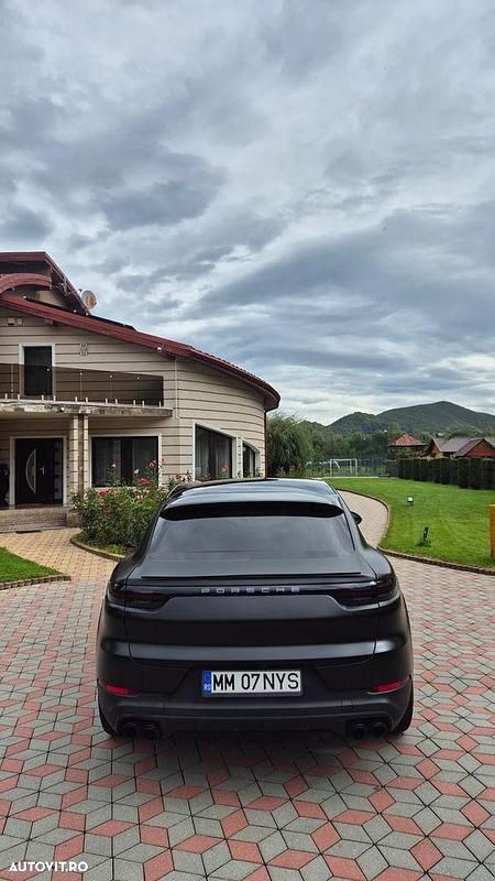 Culoarenegru Utilizat 2020 Porsche Cayenne SUV | 62.390 EUR (Scump) - Imagine 1/4