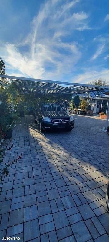 Culoarenegru Utilizat 2012 Mercedes GLK250 SUV | 8.250 EUR (Super Preț) - Imagine 1/4