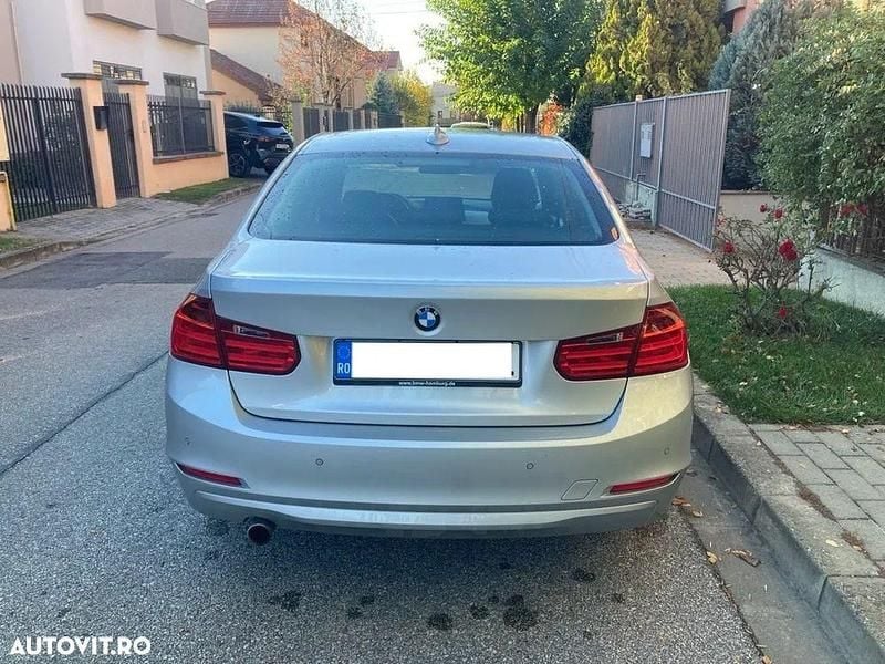 Second-hand BMW 320 Comfort Edition 184 CP (135 kW) 2012 Culoareargint Berlinǎ