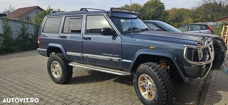 Second-hand Jeep Cherokee 143 CP (105 kW) 2001 Culoarealbastru SUV