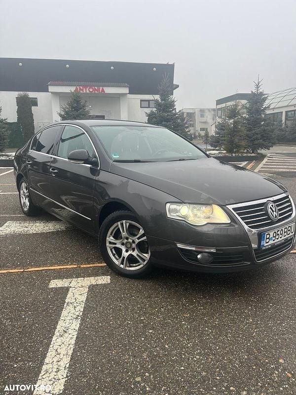 Second-hand VW Passat Highline 140 CP (102 kW) 2007 Culoaremaro Berlinǎ