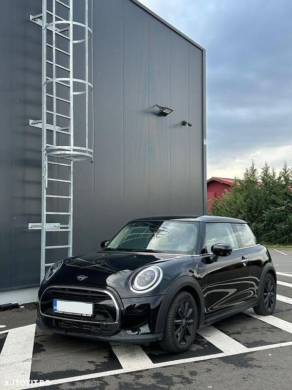 Culoarenegru Second-hand 2021 Mini ONE Classic Hatchback | 17.700 EUR (Scump) - Imagine 1/4