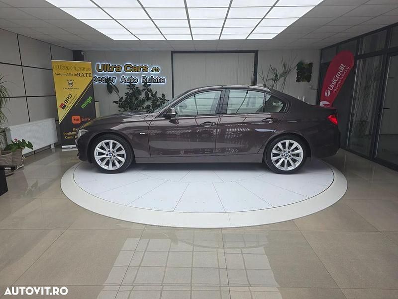 Second-hand BMW 320 Performance 184 CP (135 kW) 2012 Culoaremaro Berlinǎ