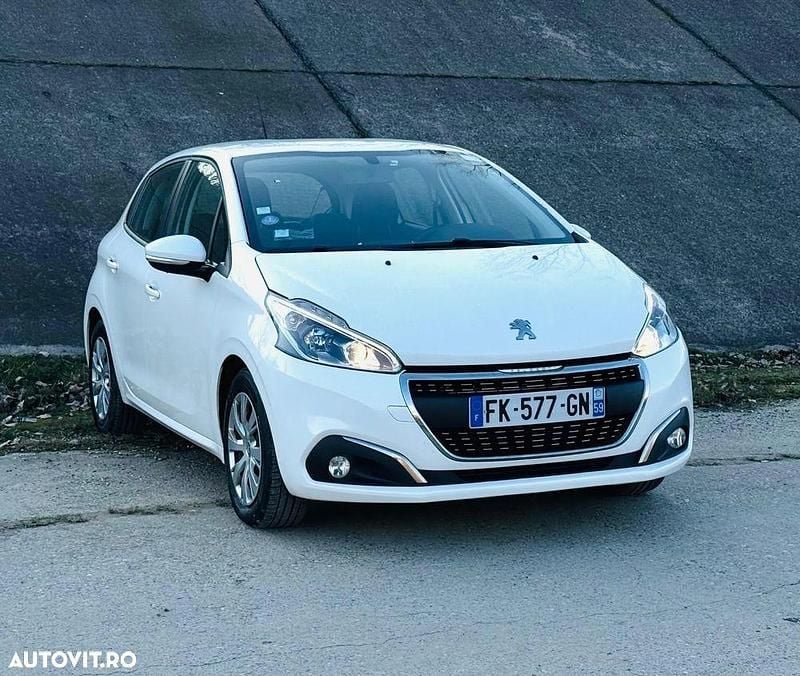 Second-hand Peugeot 208 Active 82 CP (60 kW) 2019 Culoarealb Hatchback