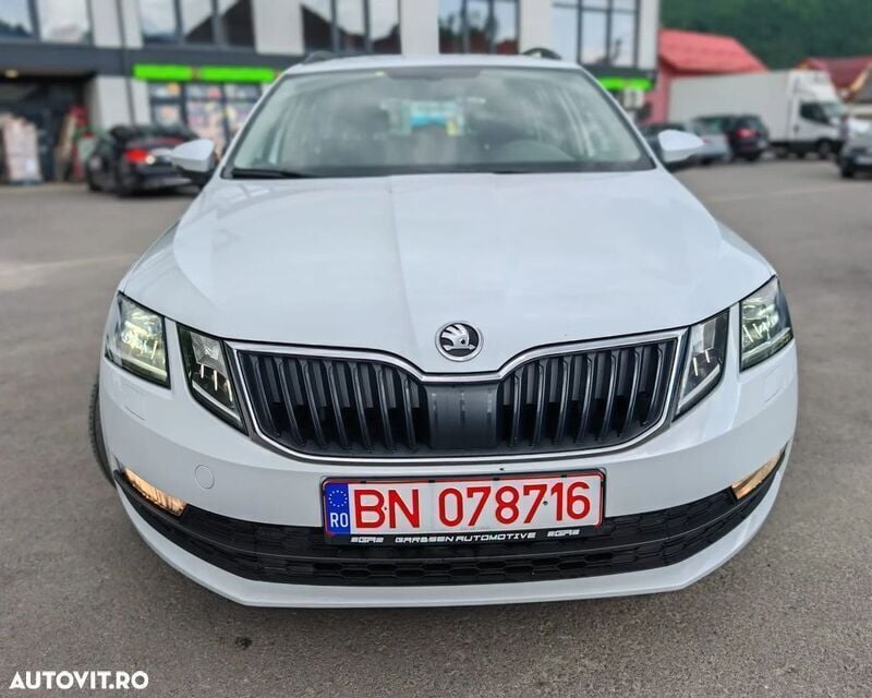 Alb Utilizat 2019 Skoda Octavia Ambition Break | 8.900 EUR (Super Preț) - Imagine 1/4