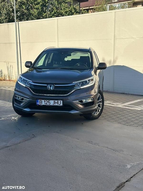 Culoaremaro Utilizat 2017 Honda CR-V Executive SUV | 15.990 EUR (Preț bun) - Imagine 1/4