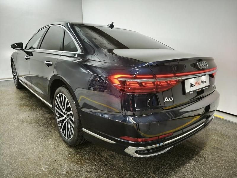 Second-hand Audi A8 286 CP (210 kW) 2023 Albastru inchis  metalic Berlinǎ