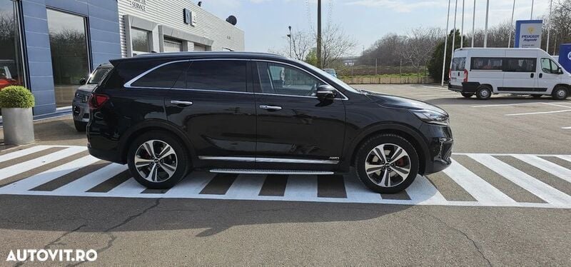 Second-hand Kia Sorento 200 CP (147 kW) 2017 Negru SUV